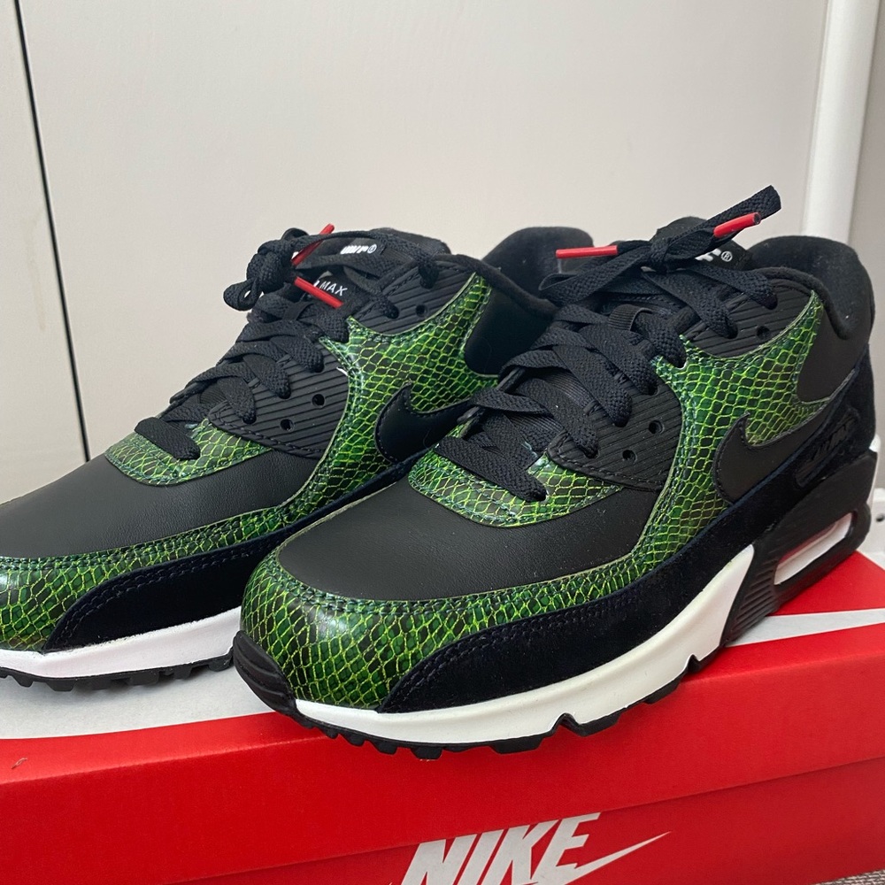 Nike shoes